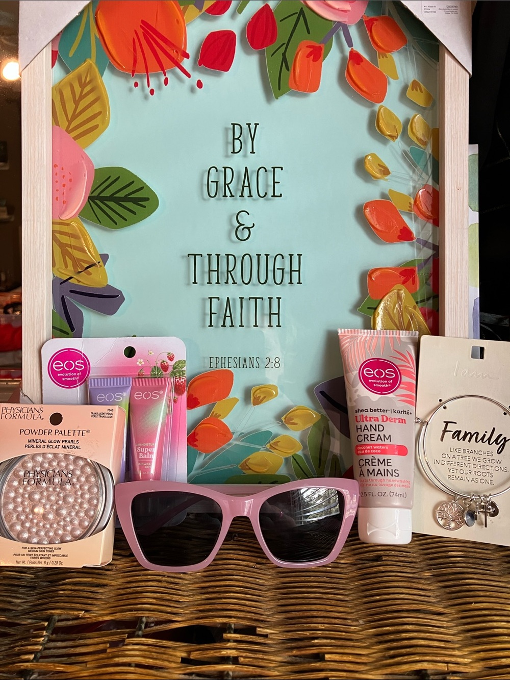 eos Pink Lip Balm & Hand Cream Gift Set - Pink